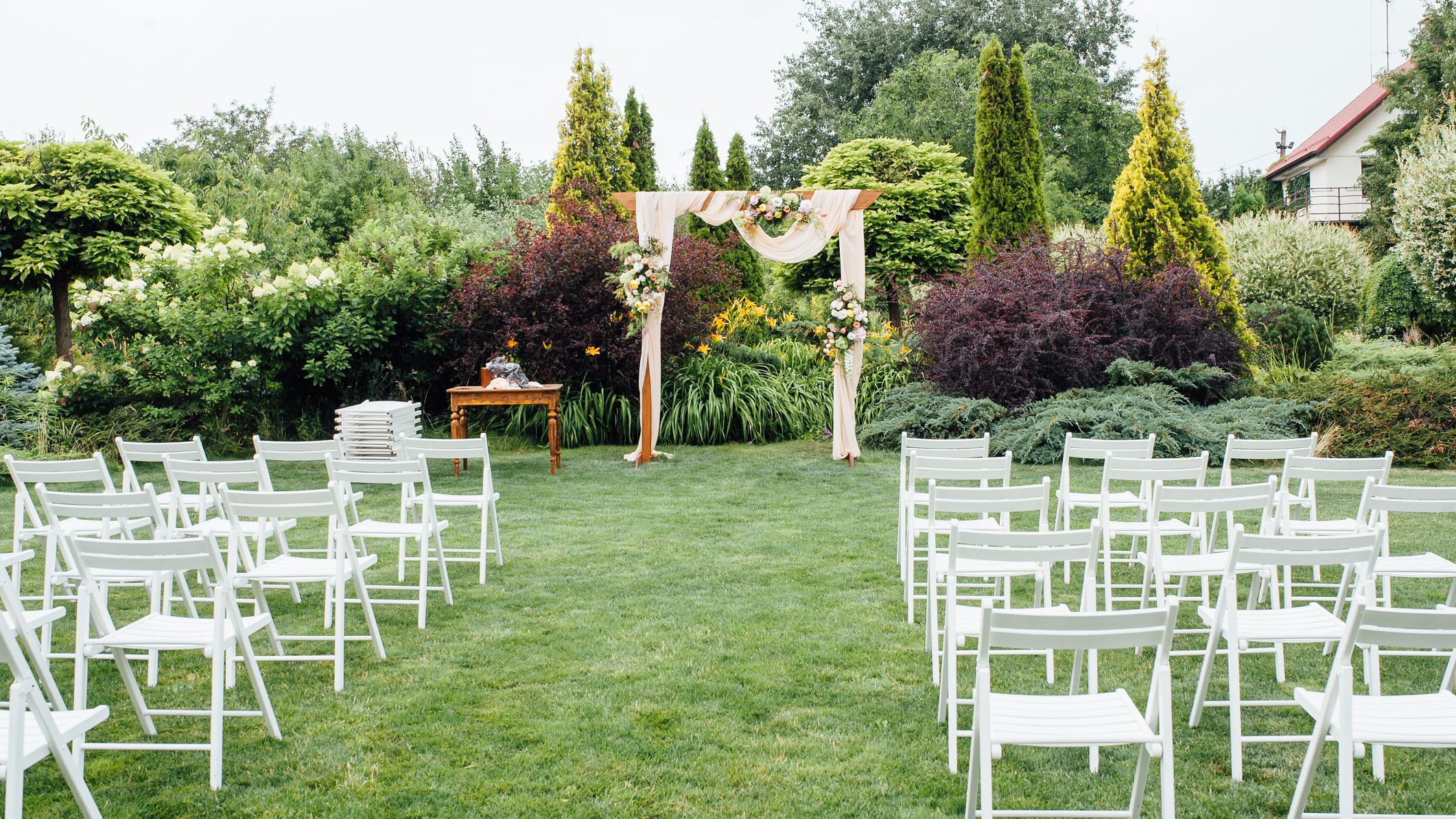 Tips for hosting a backyard wedding